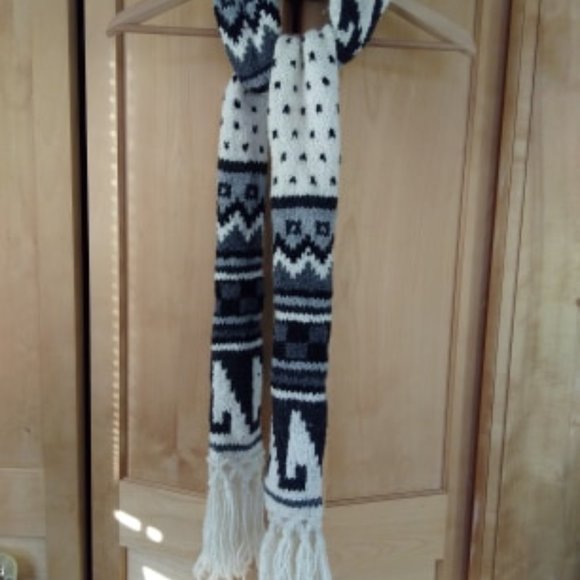 Peruvian Trading Co Alpaca Scarf - Picture 1 of 3